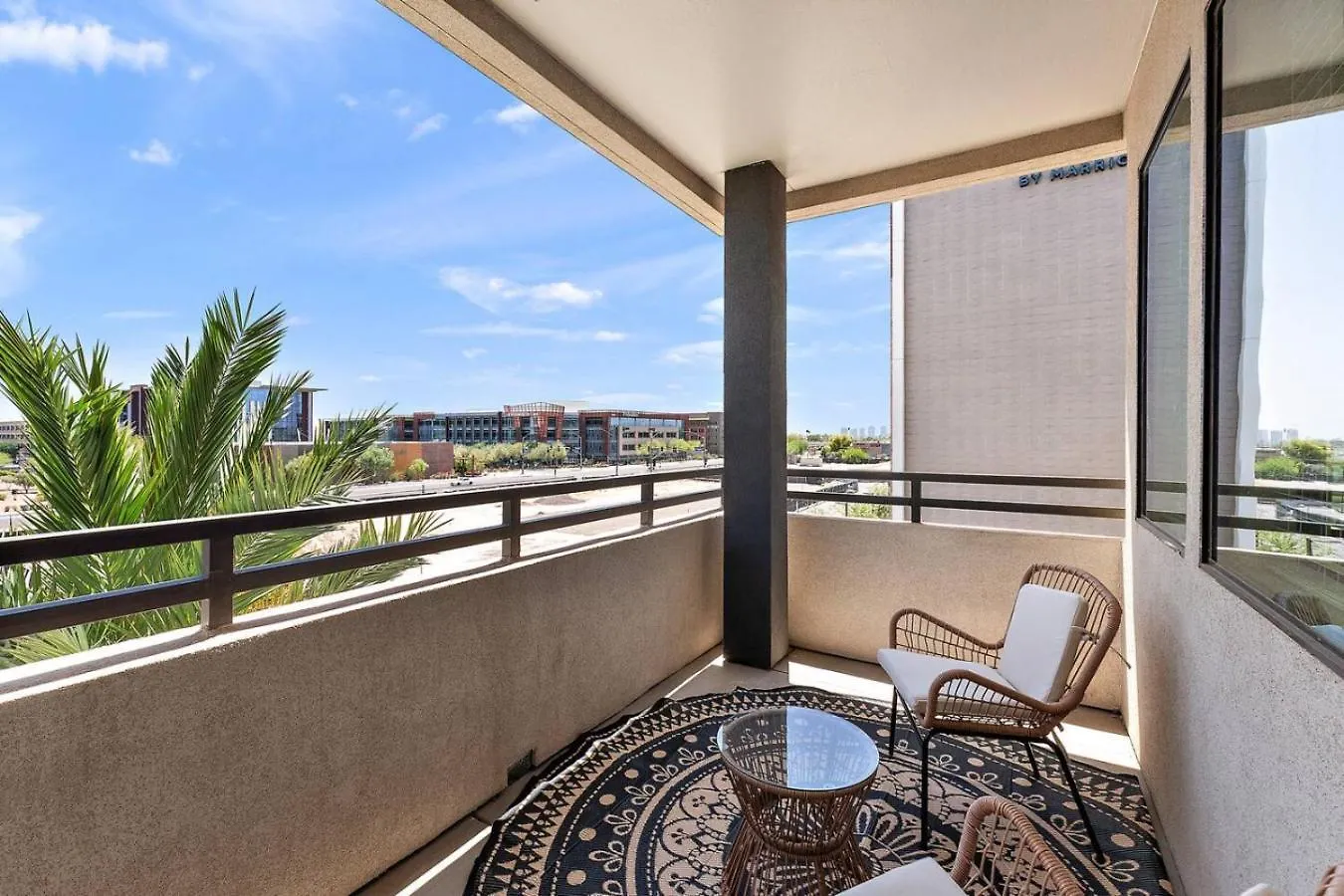スコッツデールCamelback Old Town Mountain View Garage Parkingアパートメント スコッツデール